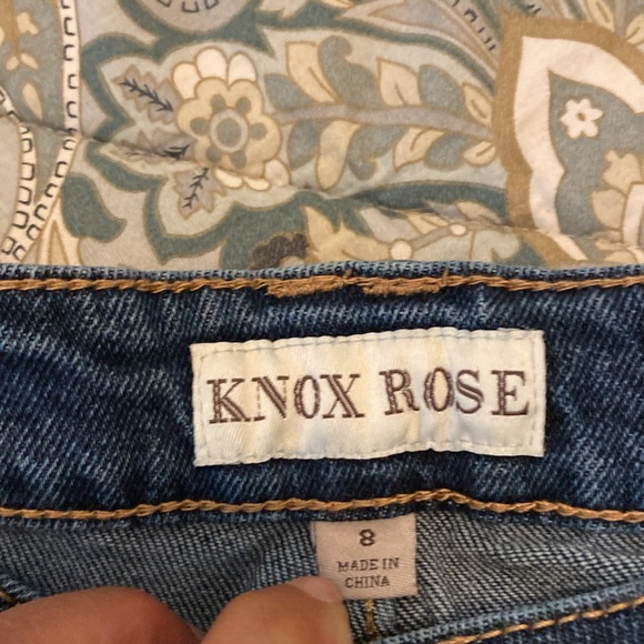 Cute embroidered jeans - Picture 3 of 4